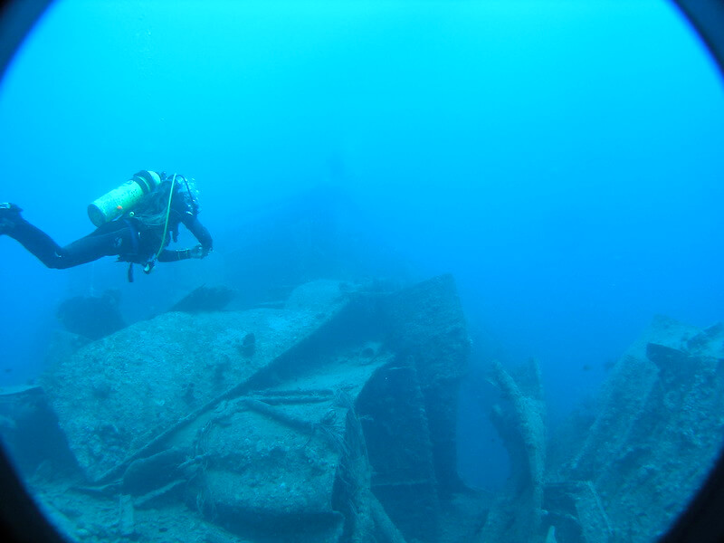 SS Thislegorm Schiffswrack mit einem Taucher