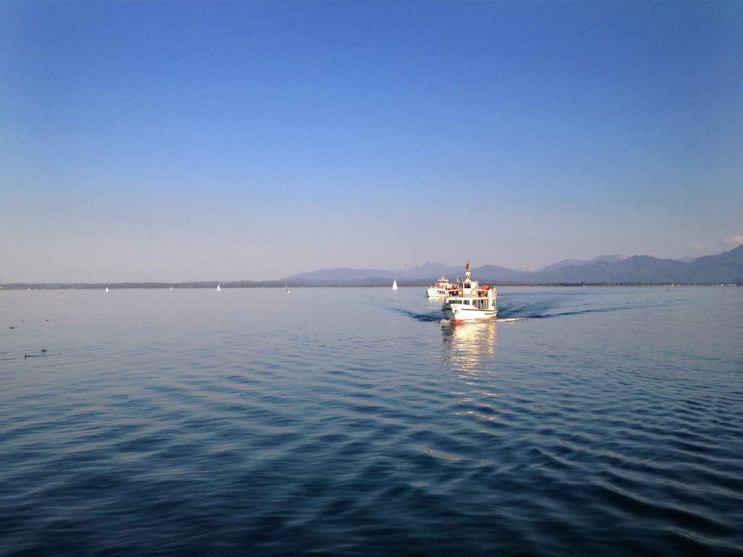 Chiemsee mit einem Boot
