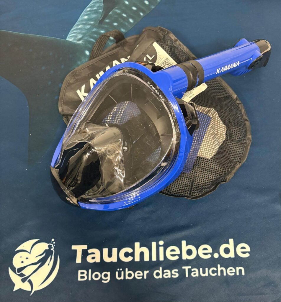 Kaimana Maske mit Zubehör auf Tauchliebe-Handtuch