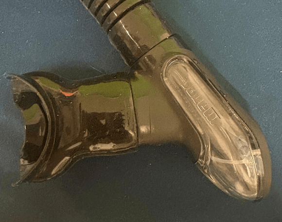 Nahaufnahme Mundstück und Ausblasventil