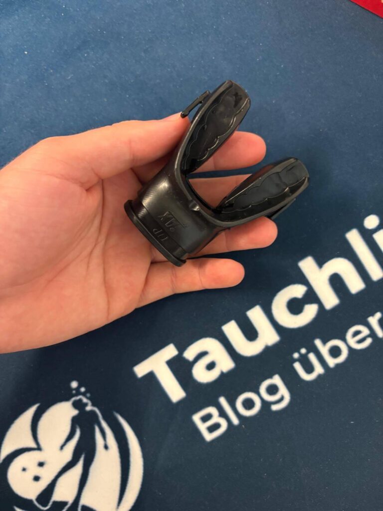 Mundstück unangepasst in der Hand