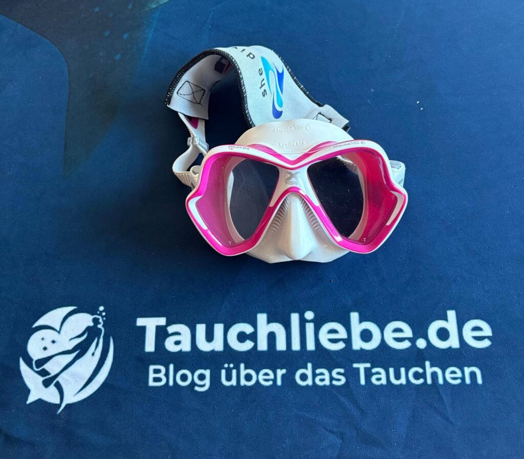 Tauchmaske auf Handtuch: Mares X-Vision Ultra LiquidSkin im Test