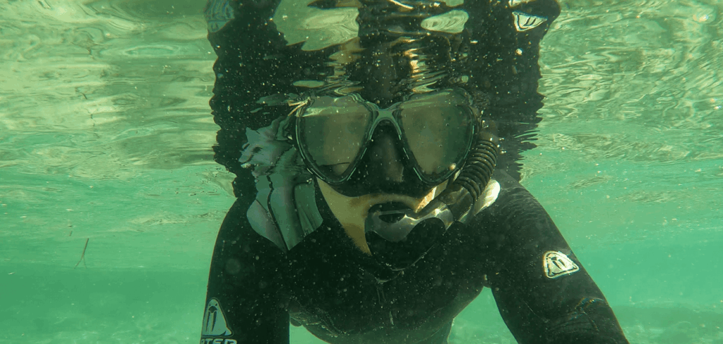 Taucher mit TUSA Hyperdry Elite II Schnorchel beim Unterwasser Praxistest