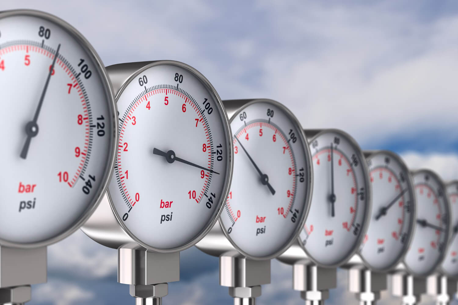 Mehrere silberne Finimeter sind zum Test aufgestellt