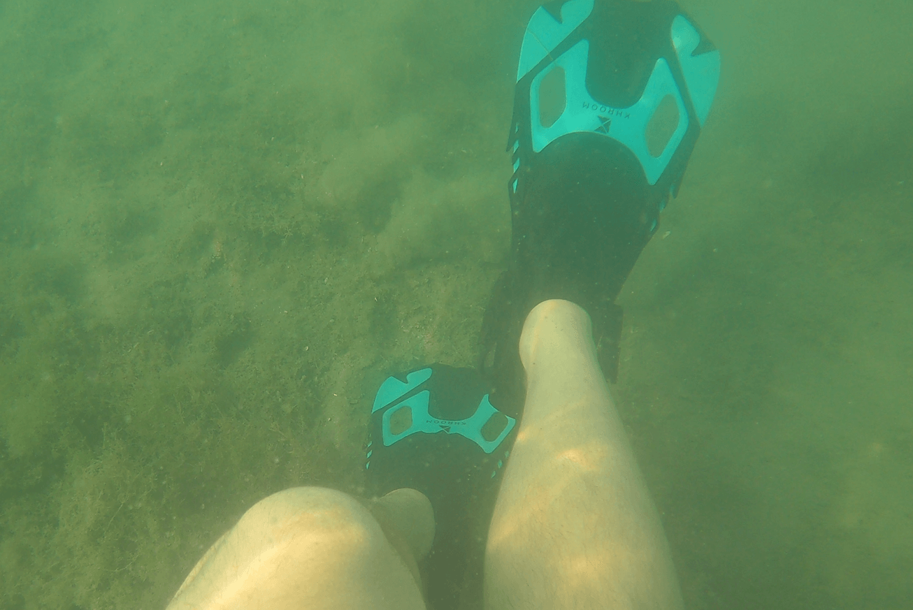 Khroom Schnorchelflossen unter Wasser im Test