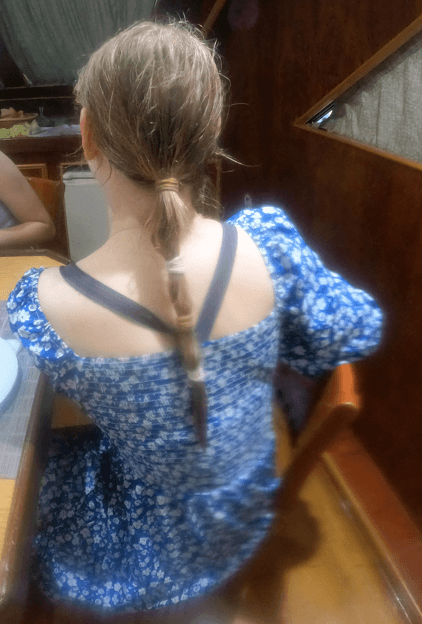 Zopf mit mehreren Haargummis für Tauchen mit langen Haarenrtm