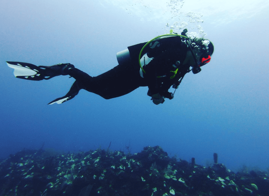 Taucher testet Hydros Pro Tarierjacket Unterwasser