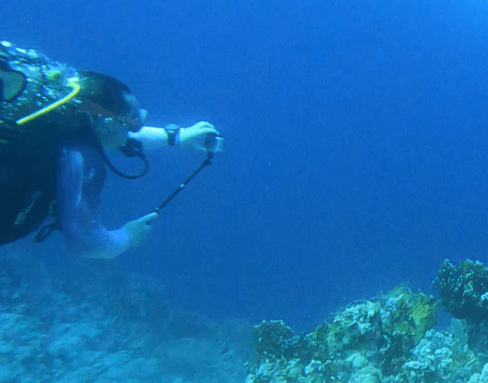 Taucher testet Actioncam unterwasser