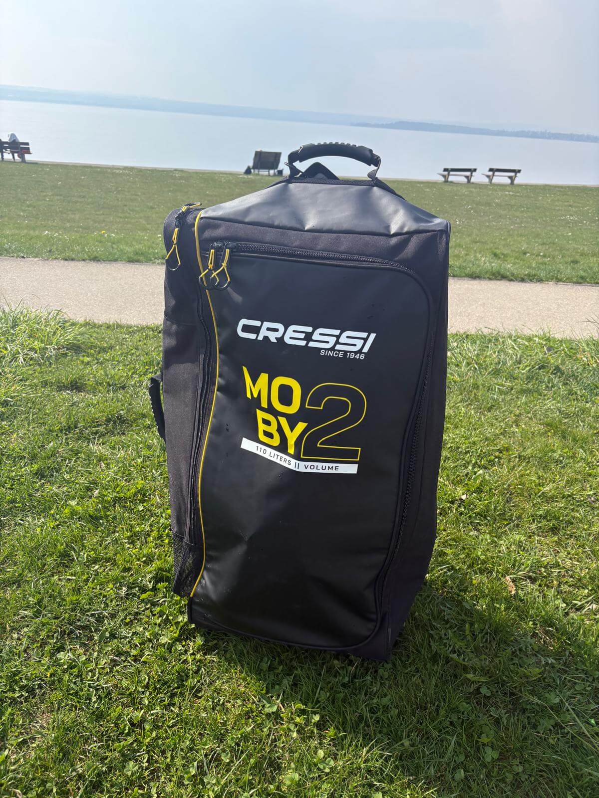 Cressi Moby 2 im Test am See auf Wiese