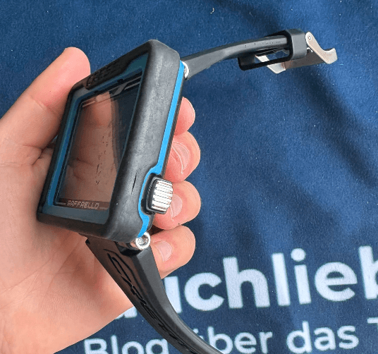 Rafaello in Hand gehalten