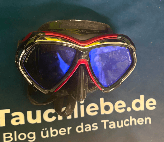 Blau schimmernde UV-Beschichtung der TUSA Paragon
